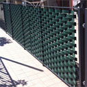 Molto versatile, applicabile anche su diverse tipologie di recinzione.