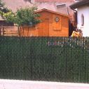 Una valida alternativa sia alle siepi naturali che a quelle artificiali.